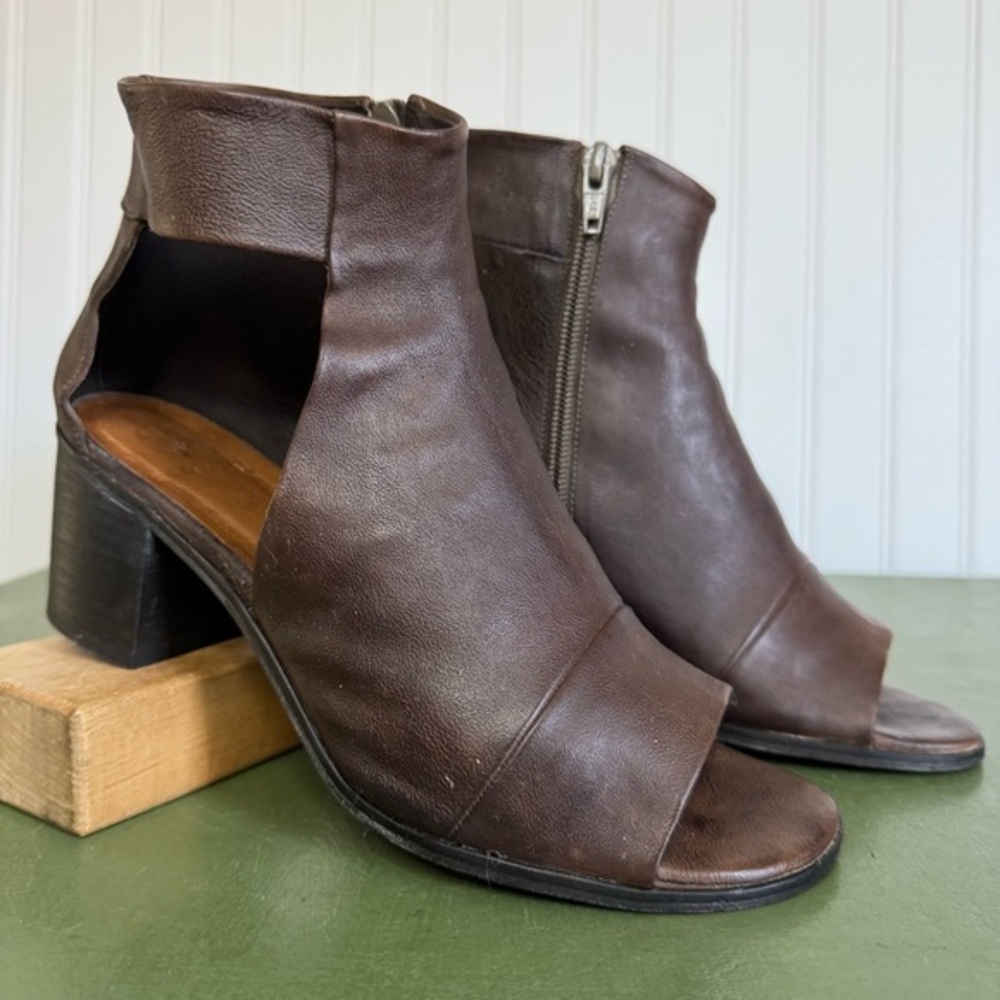 Coclico Open Toe Chunky Heeled Sandals/Boots w Cutouts in Brown Leather *Spain*